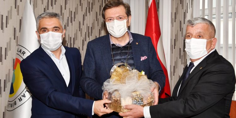 TOBB Başkanı Hisarcıklıoğlu’ndan TTSO’ ya  Ziyareti