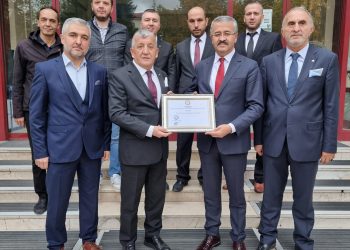 Tavşanlı TSO yöneticileri mazbatalarını aldı.
